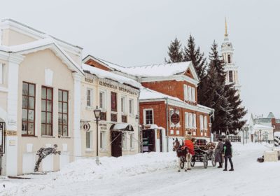 Повесть о великих мастерах и поэтах, 4 дня, автобус из СПб