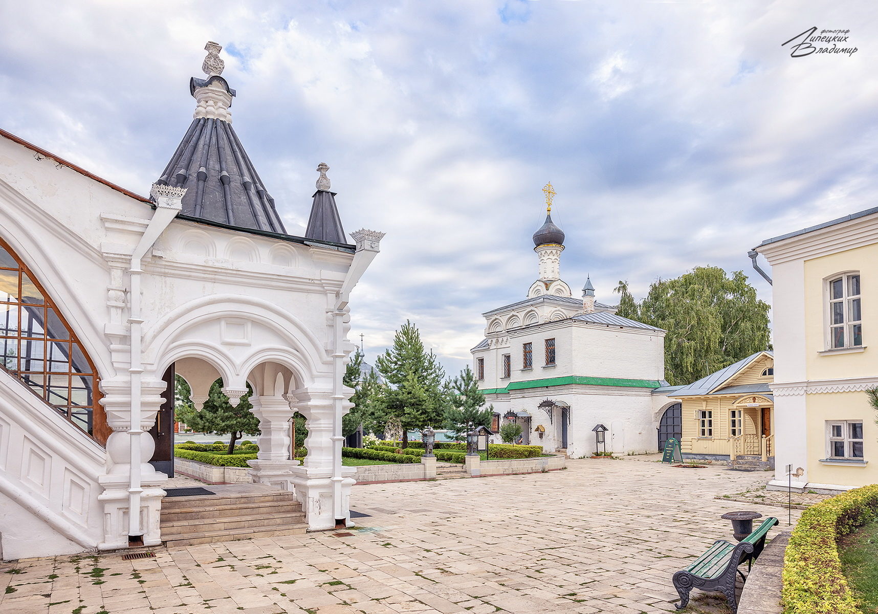 Серебряный сокол, золотой лев и белый камень, 2 дня