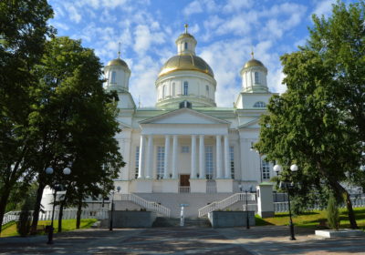 России дух благословенный рождает гениев талант, 6 дней